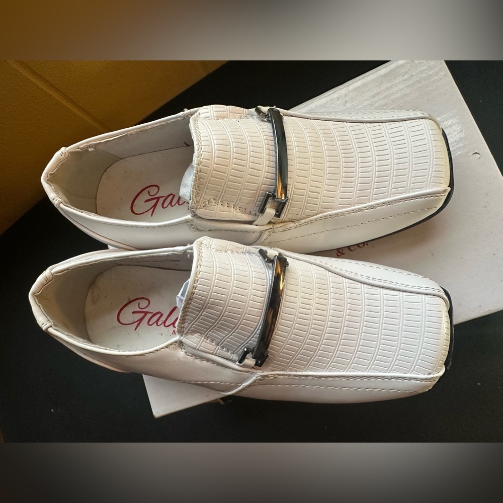 Stylish White Kids Dress Shoes size 8 They are new in their boxes.  (90) - Picture 7 of 7